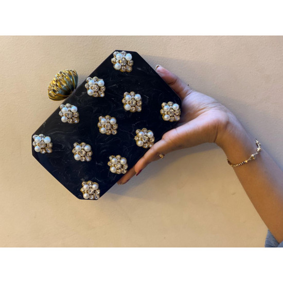 Black Raisin Clutch (Delivery time 3-4 Weeks)